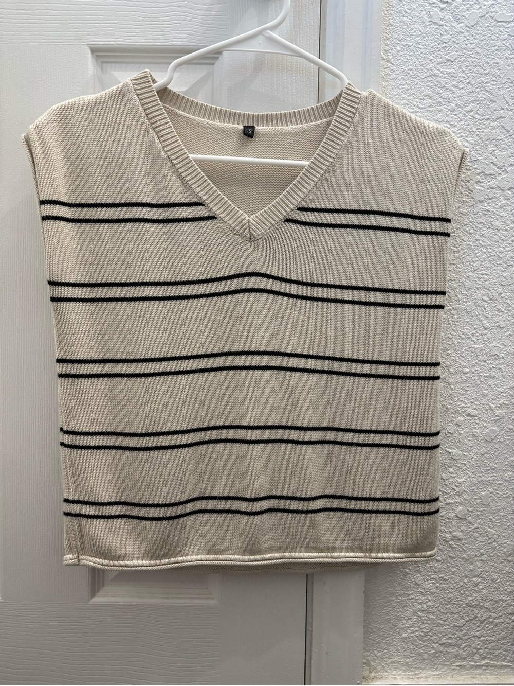 Amazon Cream V-Neck Sleeveless Knit Top with Black Stripes